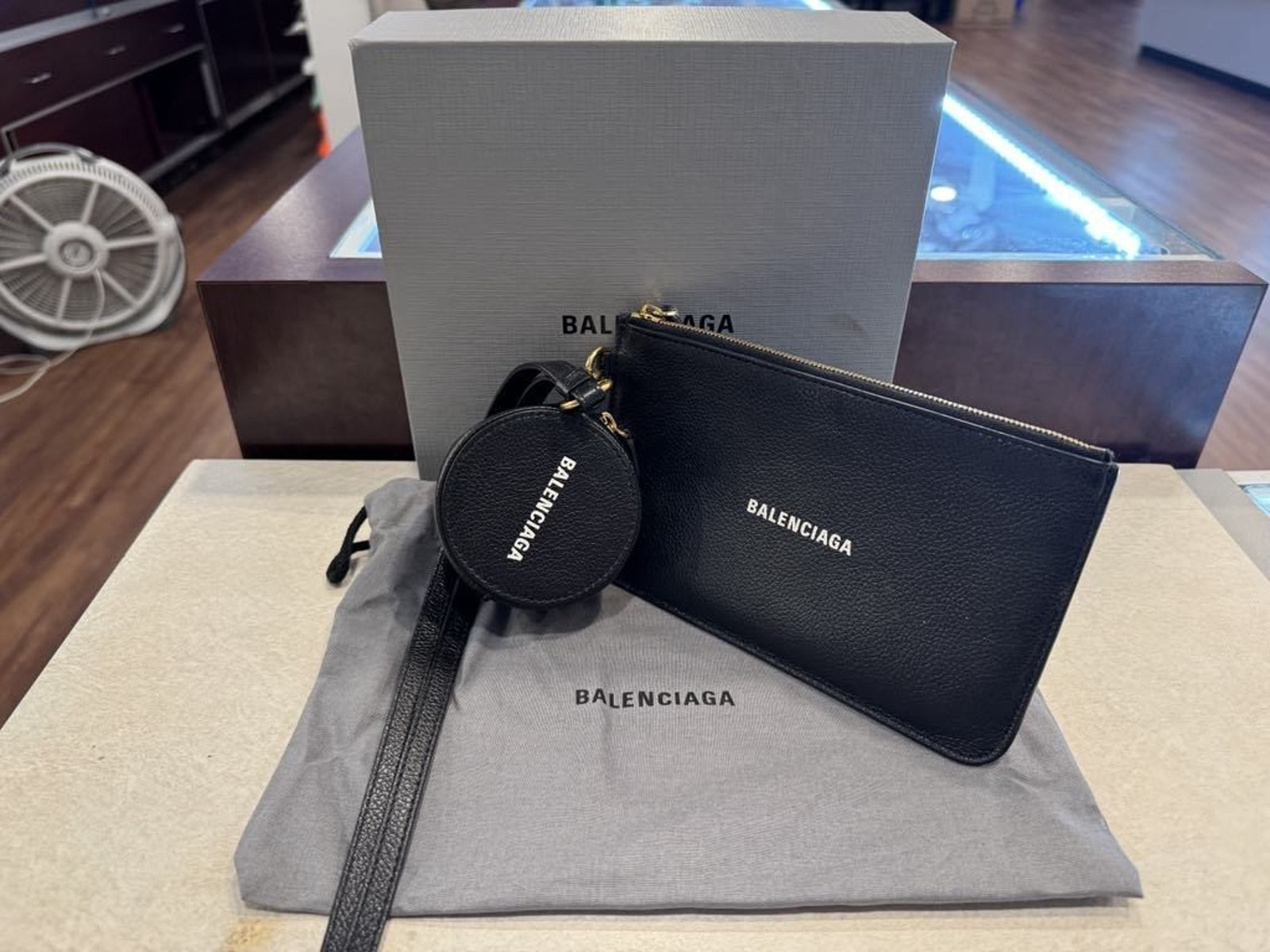 Balenciaga Wristlet Multi-Pocket Cash Wallet Ls(350467)